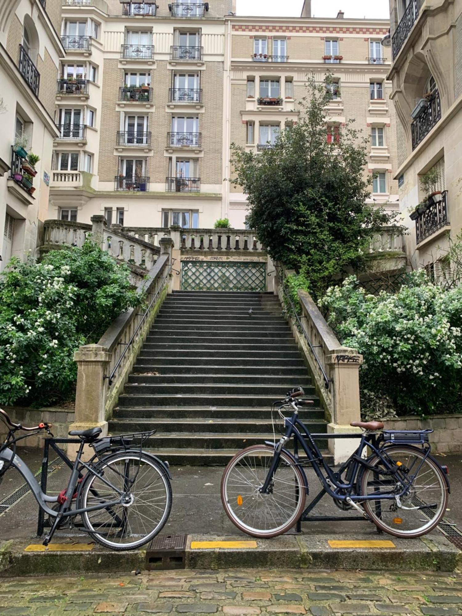 Loft Montmartre Au Pieds Des Vignes Apartment Paris Luaran gambar